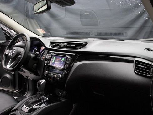 Used 2022 Nissan Rogue Sport SL w/ Premium Package image 15