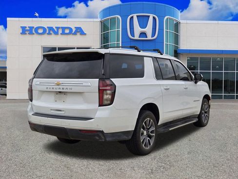 Used 2021 Chevrolet Suburban LS w/ Driver Alert Package image 3
