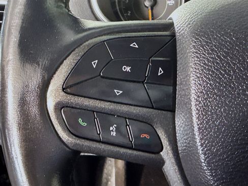 Used 2019 Jeep Cherokee Trailhawk w/ Cold Weather Group image 14