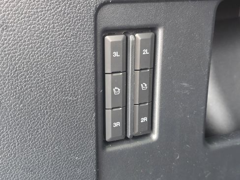 Used 2019 Ford Expedition Platinum image 11