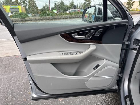 Used 2019 Audi Q7 3.0T Prestige w/ Prestige Package image 31