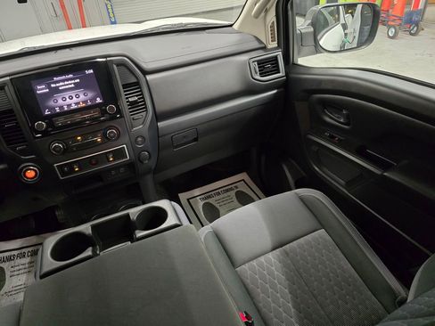 Used 2022 Nissan Titan S image 38