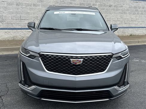 Certified 2025 Cadillac XT6 Premium Luxury image 2