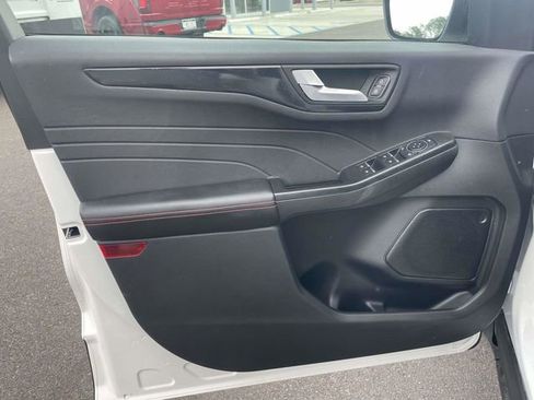 Certified 2025 Ford Escape ST-Line AWD/4WD image 14