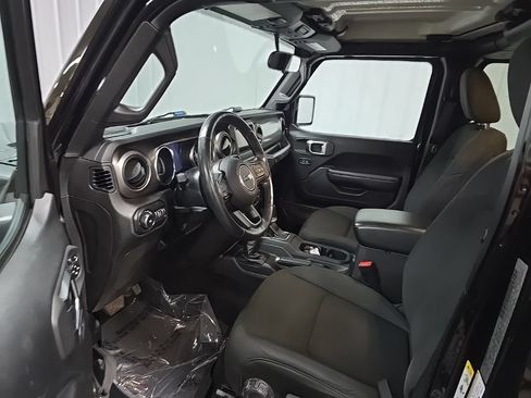 Used 2019 Jeep Wrangler Unlimited Sport S AWD/4WD image 28