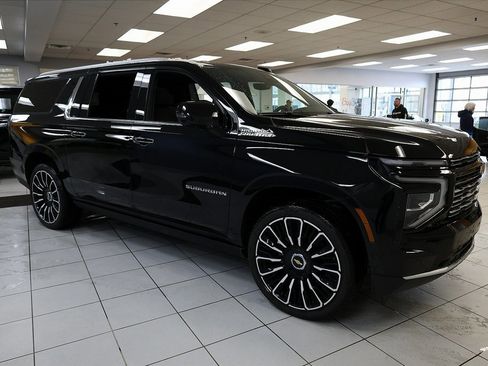 New 2026 Chevrolet Suburban High Country image 7