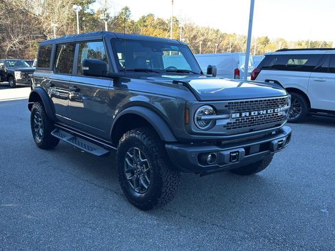 New 2025 Ford Bronco Badlands image 8