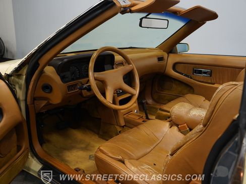 Used 1989 Chrysler TC by Maserati FWD image 4