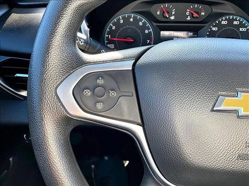 Used 2021 Chevrolet Traverse LS image 19