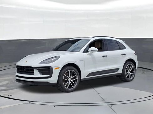 Used 2026 Porsche Macan AWD/4WD image 1