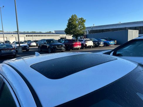 Used 2021 Honda Civic EX image 5
