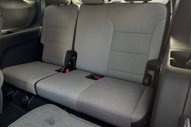 New 2027 Chevrolet Traverse LT w/ Sun and Wheel Package FWD image 23