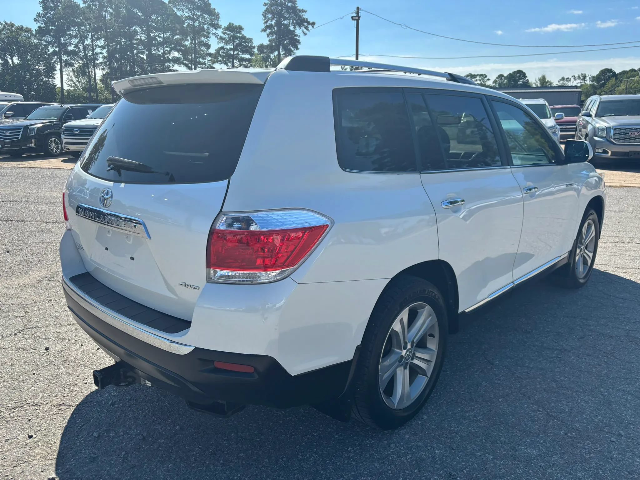 Used 2012 Toyota Highlander Limited w/ Tow Pkg AWD/4WD image 5