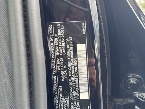 Certified 2025 Volvo XC60 B5 Plus AWD/4WD image 26