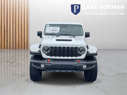 New 2025 Jeep Gladiator Mojave w/ Convenience Group image 3