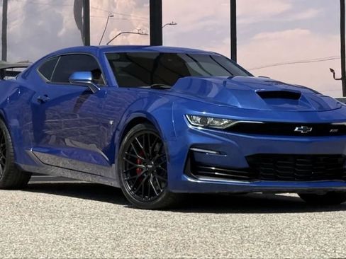 Used 2021 Chevrolet Camaro SS RWD image 19