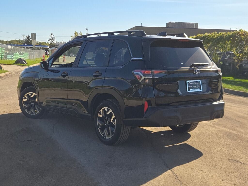 Certified 2025 Subaru Forester Premium AWD/4WD image 15