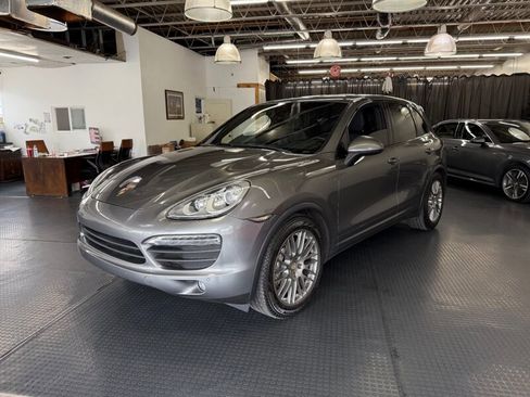 Used 2014 Porsche Cayenne S AWD/4WD image 3