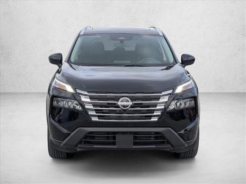 Certified 2025 Nissan Rogue SV w/ SV Premium Package FWD image 2