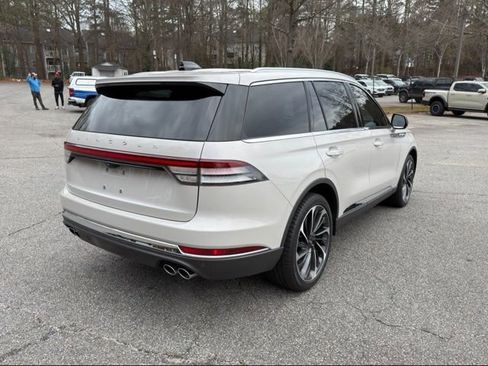 Used 2025 Lincoln Aviator Reserve w/ Equipment Group 201A image 8
