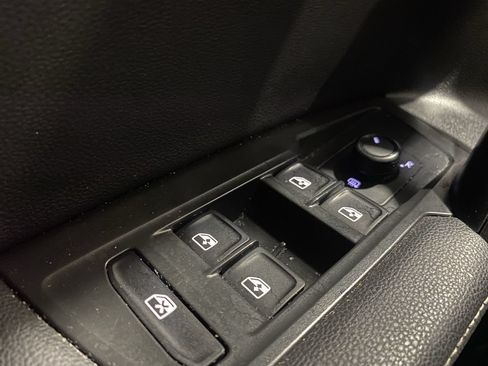 Used 2023 Volkswagen Tiguan S FWD image 9