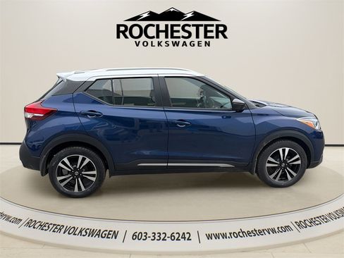 Used 2018 Nissan Kicks SR image 7