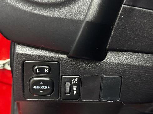 Used 2019 Toyota Corolla SE FWD image 31