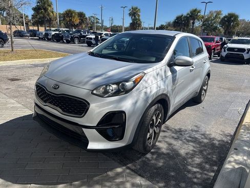 Used 2020 Kia Sportage LX image 2