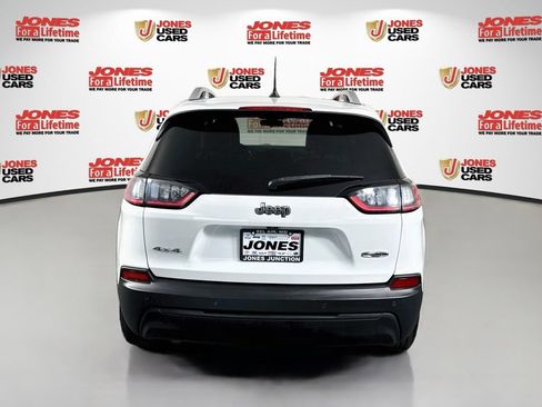 Used 2019 Jeep Cherokee Latitude Plus w/ Cold Weather Group AWD/4WD image 14