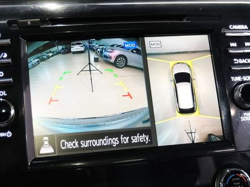 Used 2020 Nissan Murano Platinum w/ Cargo Package image 24