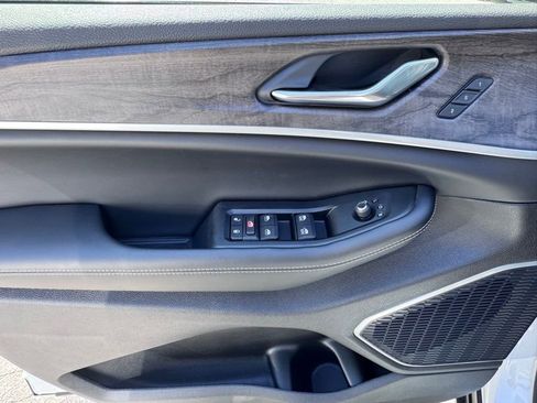 New 2026 Jeep Grand Cherokee L Limited AWD/4WD image 9