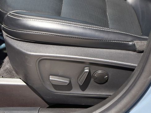 Used 2025 Ford Escape Platinum AWD/4WD image 24