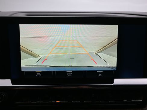 Used 2024 Chevrolet Silverado 1500 LT Trail Boss w/ Convenience Package II image 17