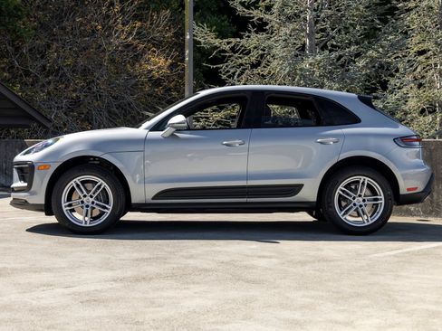 Certified 2026 Porsche Macan AWD/4WD image 2