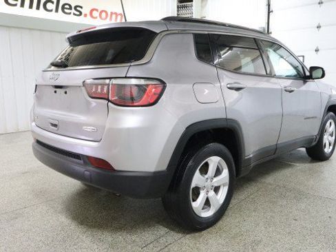 Used 2018 Jeep Compass Latitude w/ Popular Equipment Group AWD/4WD image 6