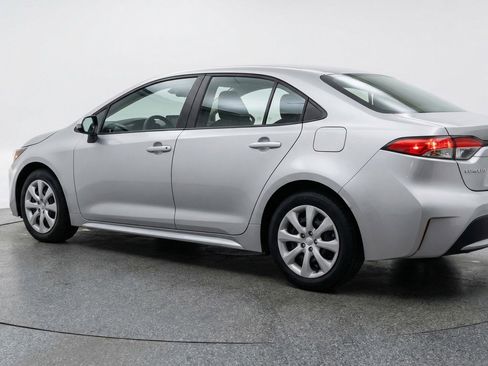 Used 2025 Toyota Corolla LE FWD image 6