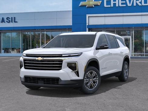 New 2026 Chevrolet Traverse LT w/ Driver Confidence Package AWD/4WD image 6