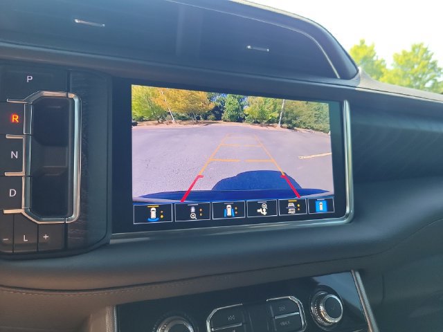 Used 2021 GMC Yukon XL Denali w/ Denali Premium Package AWD/4WD image 24