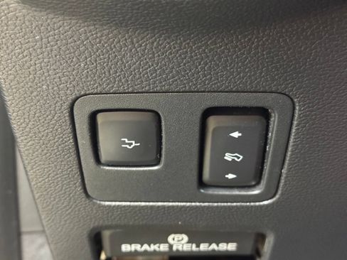 Used 2019 Ford F250 Lariat w/ Lariat Ultimate Package AWD/4WD image 32