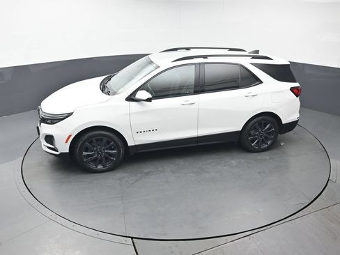 Used 2022 Chevrolet Equinox RS w/ LPO, Cargo Package AWD/4WD image 37