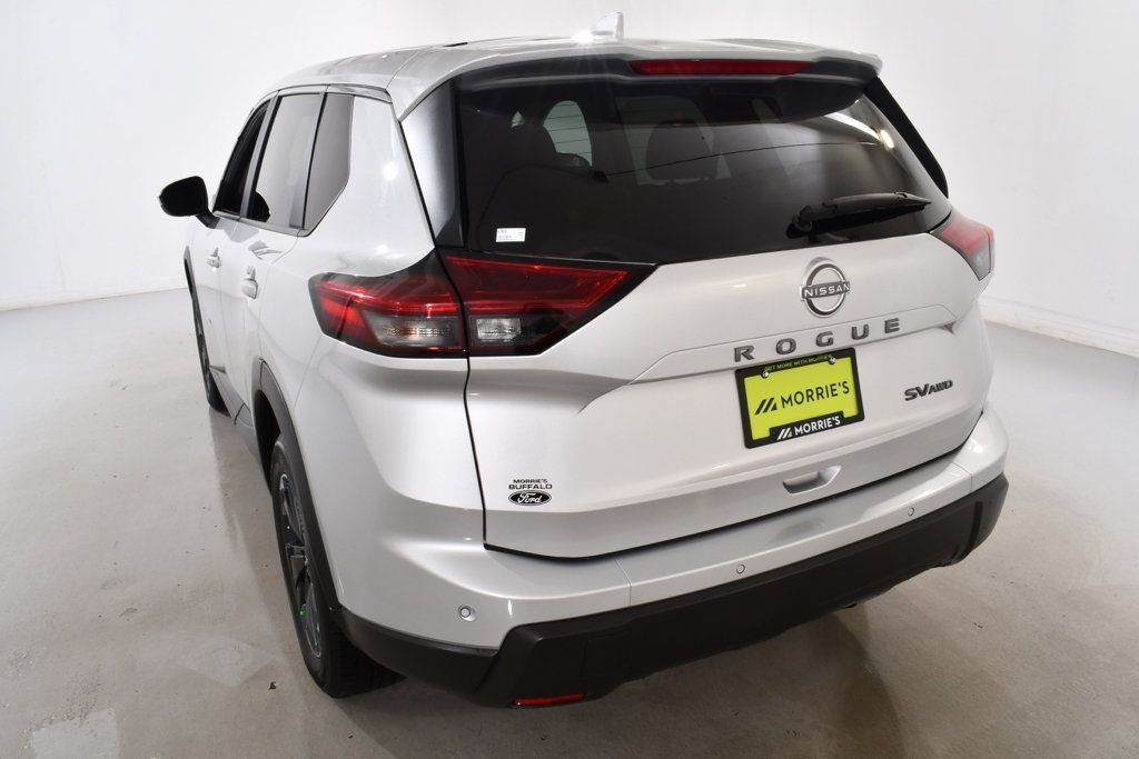 Used 2024 Nissan Rogue SV AWD/4WD image 14