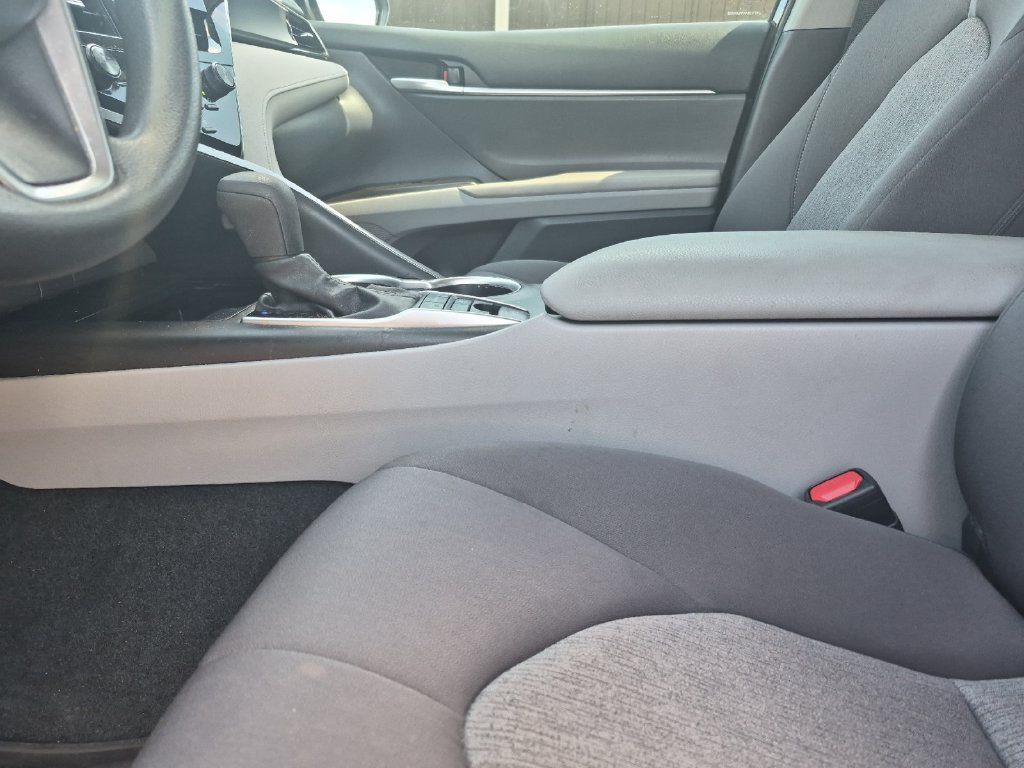 Used 2023 Toyota Camry LE FWD image 10
