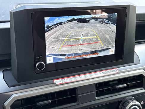 Used 2025 Toyota Tacoma TRD Sport AWD/4WD image 23