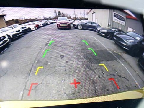 Used 2021 Subaru Crosstrek 2.5i Sport w/ Moonroof Package image 17