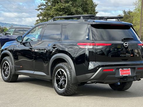 Used 2025 Nissan Pathfinder Rock Creek AWD/4WD image 6