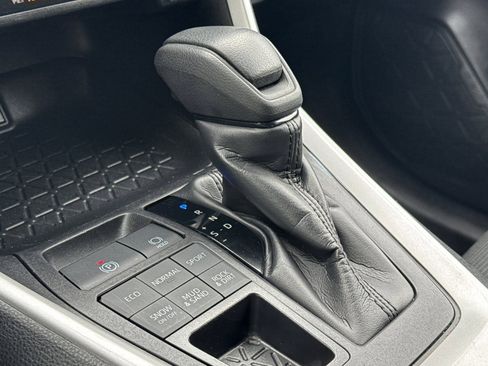 Used 2024 Toyota RAV4 LE image 19