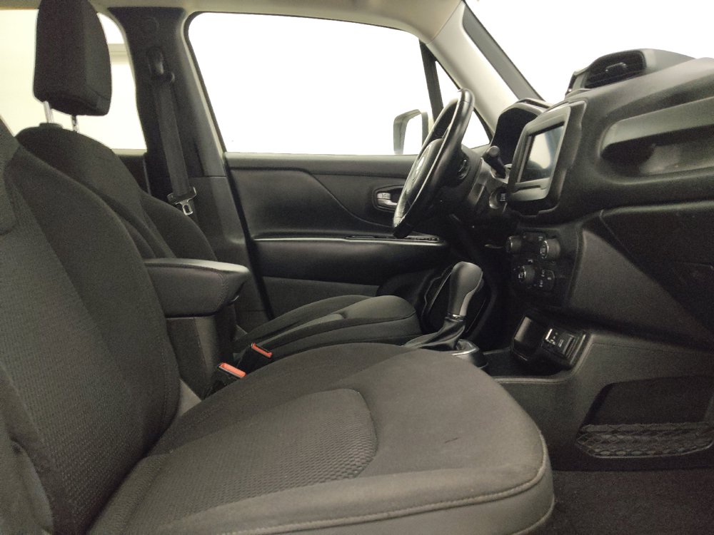 Used 2020 Jeep Renegade Altitude FWD image 21