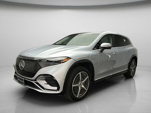 Used 2023 Mercedes-Benz EQS 580 4MATIC SUV image 2
