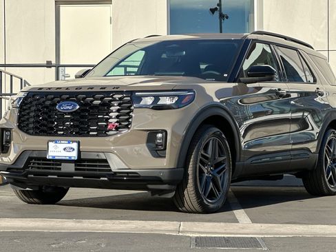 New 2026 Ford Explorer ST w/ Sun And Sound Package image 7