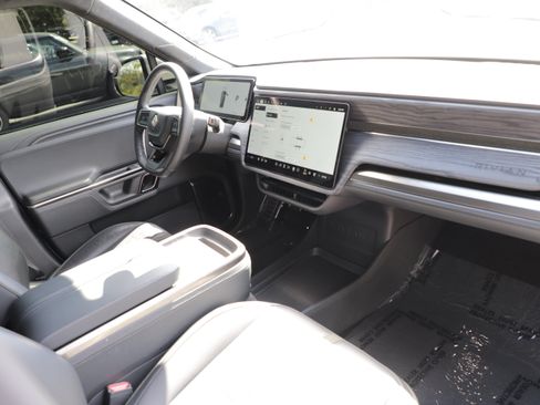 Used 2024 Rivian R1S Adventure AWD/4WD image 10